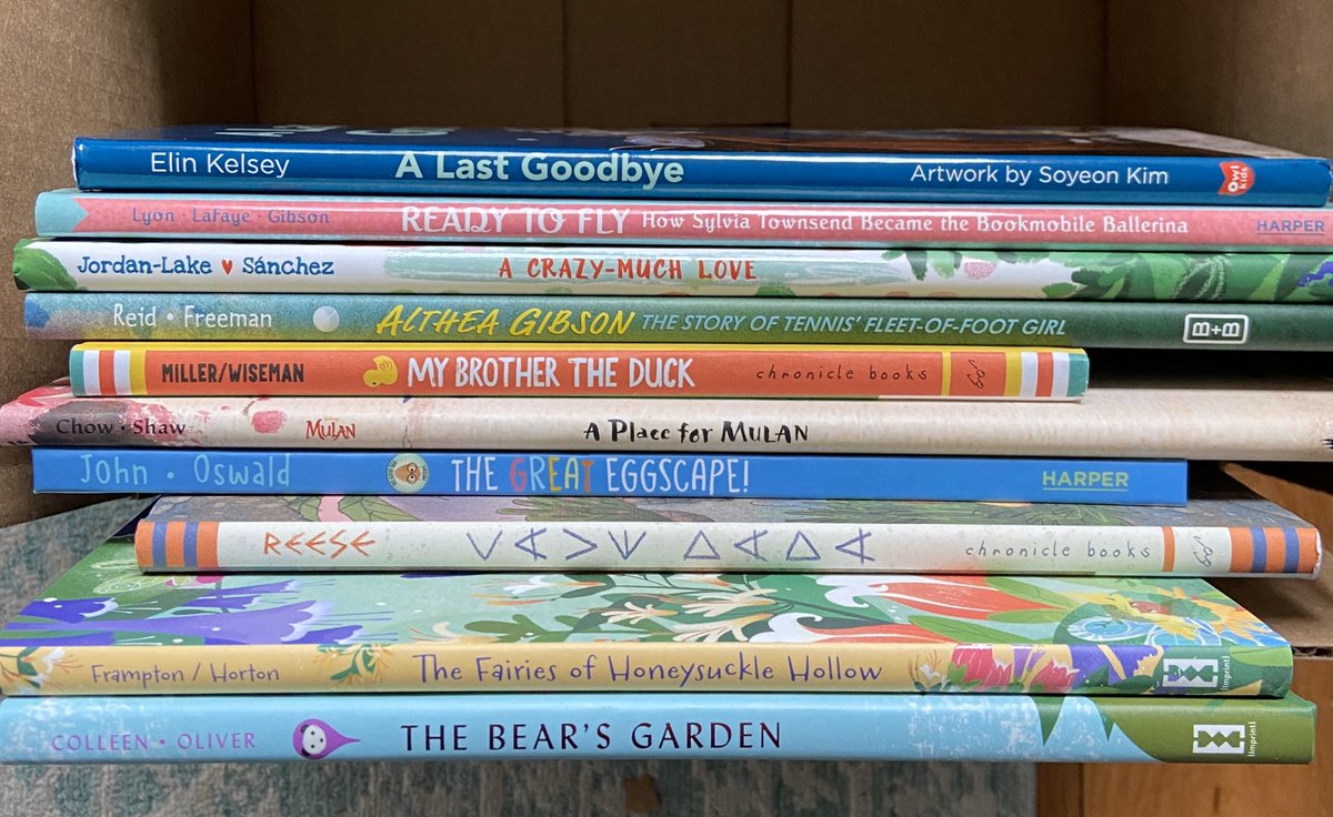 KarinaYanGlaser's tweet image. ✨New Giveaway!✨Follow &amp;amp; R/T to enter! Indicate which box you would like in the comments (middle grade or picture book). I’ll add signed copies of Vanderbeekers 1 &amp;amp; 2 in the MG box.✨I’m doing this every 1-2 wks, so stay tuned! Contest ends 4/3 @ 9pm EST. US only. #KidsNeedBooks