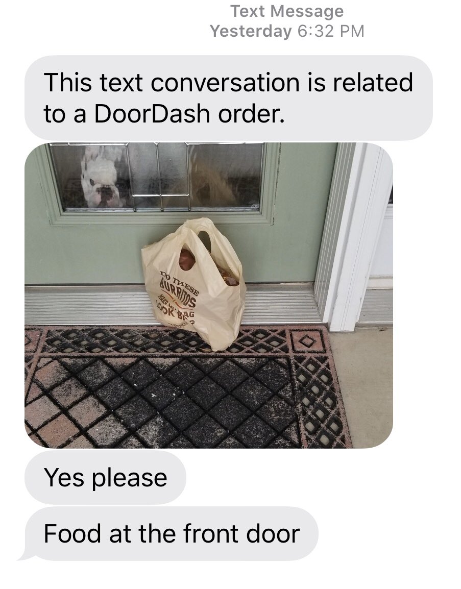 mcallisterjen's tweet photo. Our @DoorDash guy spotted Arthur in the window. His text made me laugh! https://t.co/HC9pS7Q046