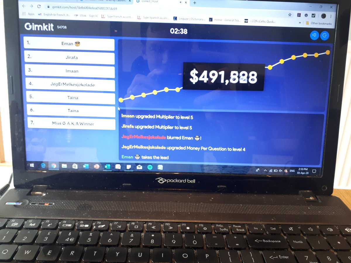 MonsieurMac1's tweet image. Current scenes on the last day of term.  @SrtaGraham claims she's making a cup of tea though think that's just an excuse for being in last place 😂 @Holyrood_MLangs  #gimkit