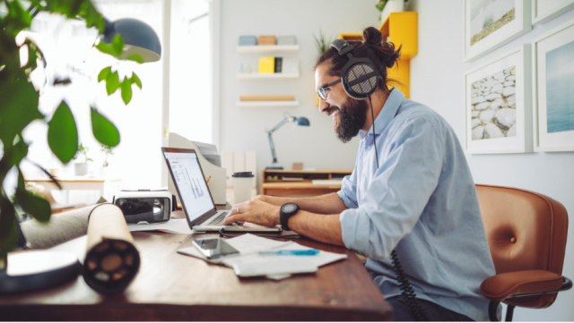 seantechlife's tweet photo. 'HPE supports growing demand for remote workforce rollouts in wake of COVID-19 impact' https://t.co/VK4PeL1ntB https://t.co/FEM2qojmDw