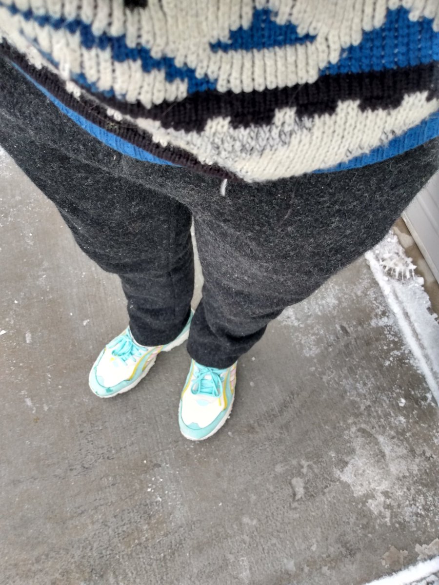 BingleBompus's tweet photo. It snowed #waywt #adidas https://t.co/WojWjAKGxi