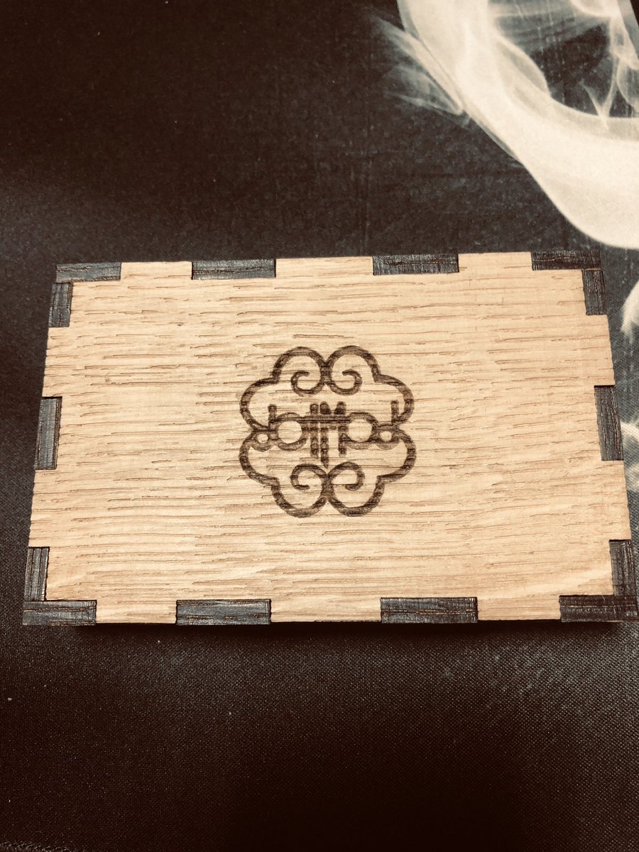 koinuwanko's tweet photo. 帰宅したら依頼していたdotaioウルフエングレのパネル着弾してた。
マジ良いわ😍

#dotmod 
#dotaio
#dotmtl
#vape https://t.co/3Mx1B9rlnj
