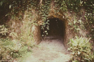 Were tunnels dug into the hills near the harbour used to hide ‘midget submarines’ whereas tunnels inland were for fortified bunkers. We all know Japs dug lots of tunnels and caves like those in Iwo Jima. #Rabaul #aircraftwrecks #WWII #warhistory