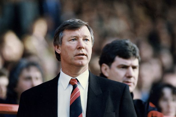 United voyant le rival tout rafler, renvoie Ron Atkinson et fait appel le 6 Novembre 1986 à l'écossais Alexander Chapman Ferguson âgé de 44 ans, entraîneur de Aberdeen avec qui il a eu beaucoup de succès notamment une C2 en 83 contre le Real Madrid.