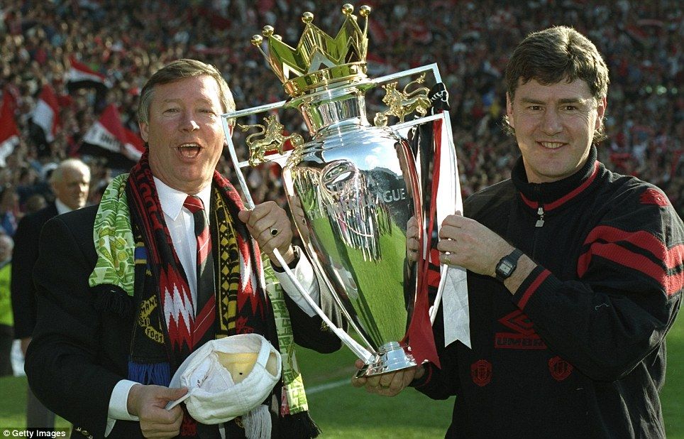 Pendant ce temps Liverpool remporte 3 autres et derniers titres de champion (86, 88 et 90), ils sont au sommet en totalisant 18 titres de champion et seulement 7 pour le rival, Man United.Mais en 1993, Manchester United redevient champion avec Ferguson après 26 ans de disette.