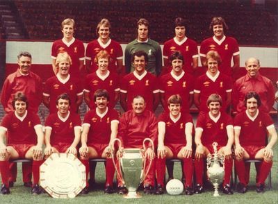 Pendant ce temps Liverpool remporte 3 autres et derniers titres de champion (86, 88 et 90), ils sont au sommet en totalisant 18 titres de champion et seulement 7 pour le rival, Man United.Mais en 1993, Manchester United redevient champion avec Ferguson après 26 ans de disette.