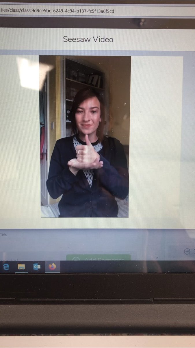 laurareidOT's tweet photo. The many faces of online therapy using makaton to supplement verbal instructions. A few kids I worry about most are the one who use makaton/ BSL quite proficiently in school but there family members at home donโt๐ #OTabroad #Covid19andOT #schoolOT #telehealth #StayHomeStaySafe https://t.co/CuOKY3WDsc