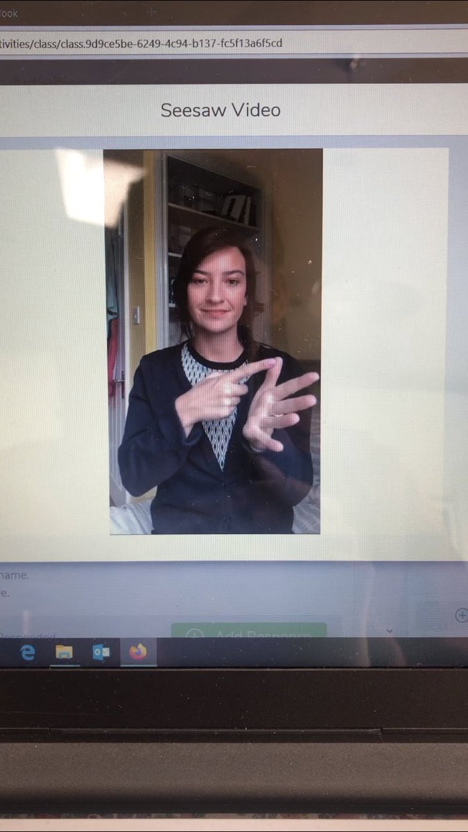 laurareidOT's tweet photo. The many faces of online therapy using makaton to supplement verbal instructions. A few kids I worry about most are the one who use makaton/ BSL quite proficiently in school but there family members at home donโt๐ #OTabroad #Covid19andOT #schoolOT #telehealth #StayHomeStaySafe https://t.co/CuOKY3WDsc