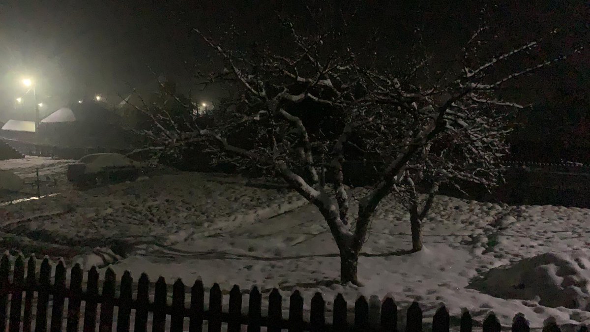 CamiPopescu16's tweet photo. Hace 3 días que no nieve aquí. 
Será que finalmente llega la primavera y como que esto es un plácido sentimiento ='') https://t.co/Czn8hf5TFb