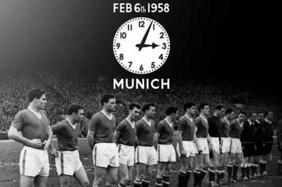 Il n'est pas rare de voir certains fans de Liverpool se moquer du crash de Munich qui a tué 7 joueurs de Manchester United en 1958 (notamment Duncan Edwards).Et certains de United se moquer de la tragédie de Hillsborough qui a tué 96 fans de Liverpool en 1989.