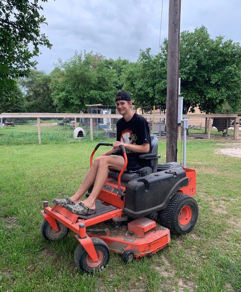 RTC_HS's tweet photo. ✔️ Yard duties
✔️ Oil change
✔️ Band t-shirt sorting
This is how our Cub Family stays busy 💛
#COVIDCantStopTheCubs
#CubsKeepCalmAndCarryOn
#RTCStrong
#RTCProud https://t.co/0RyG7RZXp9