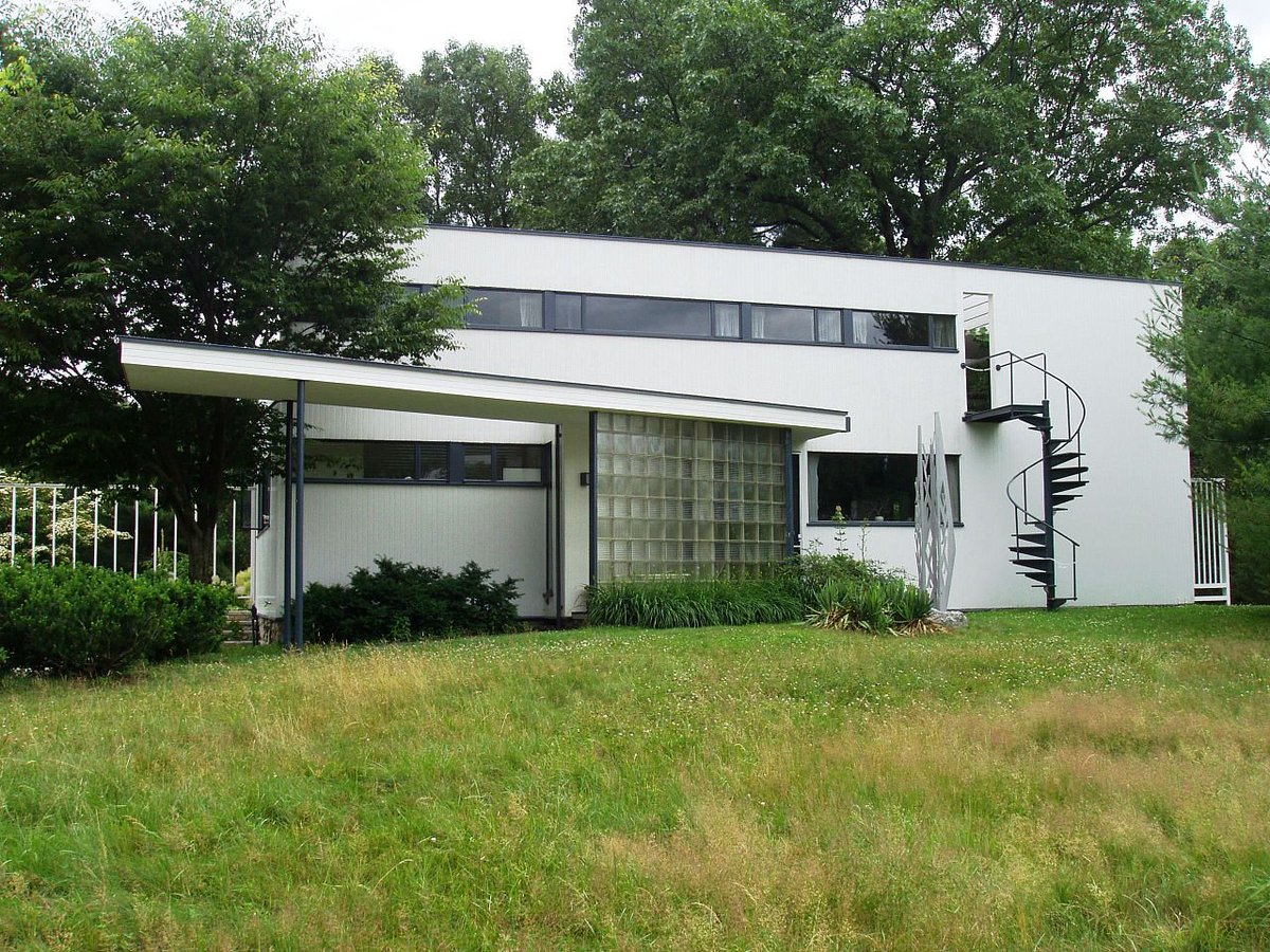 lastly though for Middlesex County - which is a huge county that we've been in for, like, half this thread - is FINALLY something modernist. and not just something modernist, but something from big daddy modernist: the house Walter Gropius built for himself in 1938