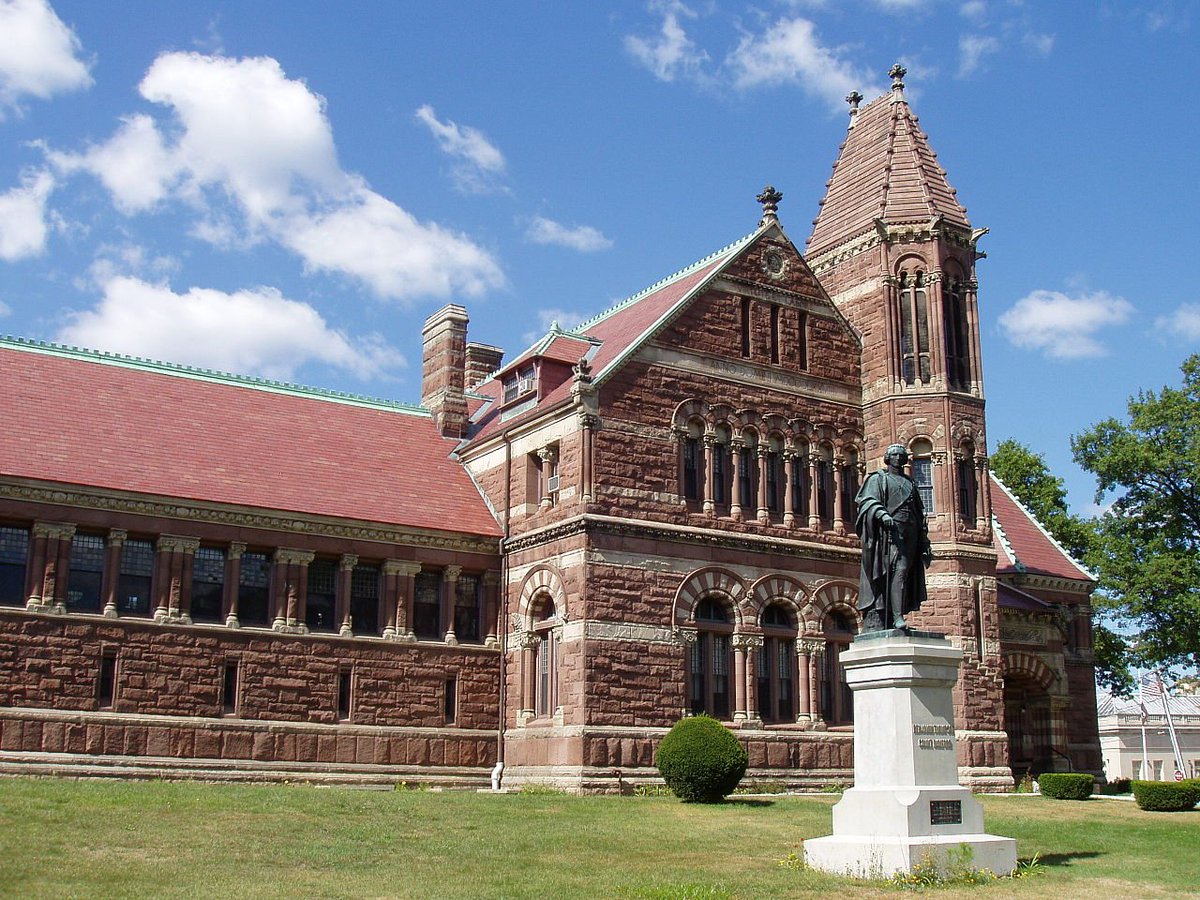 and the Winn Memorial Library in Woburn. this was Richardson's first library, where he worked out a template that he used in several places, including Malden: the polychromy and delicacy here are especially fine, though