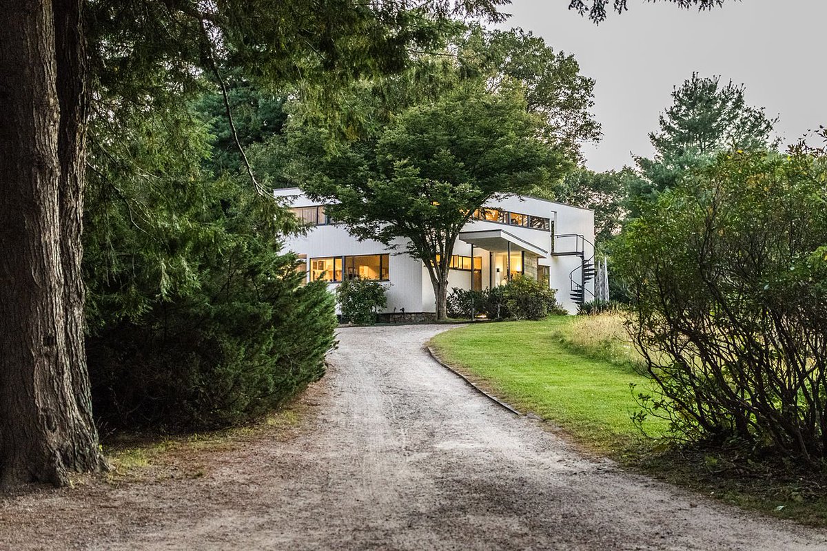 lastly though for Middlesex County - which is a huge county that we've been in for, like, half this thread - is FINALLY something modernist. and not just something modernist, but something from big daddy modernist: the house Walter Gropius built for himself in 1938