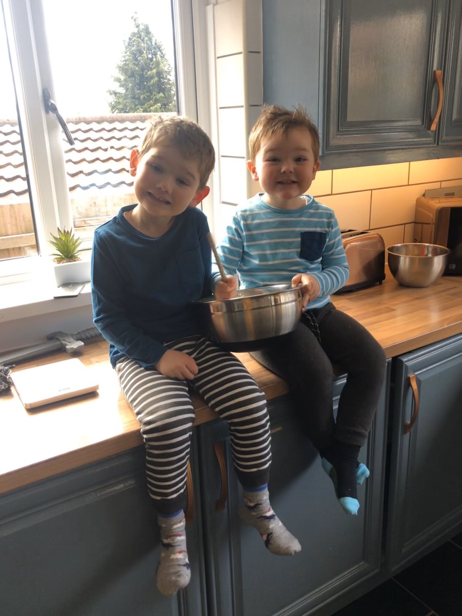 ClaireEnticott's tweet photo. Fridays were made for baking......right?! 😁🙈🦕 #dinocrazy https://t.co/auDHpiJa7z