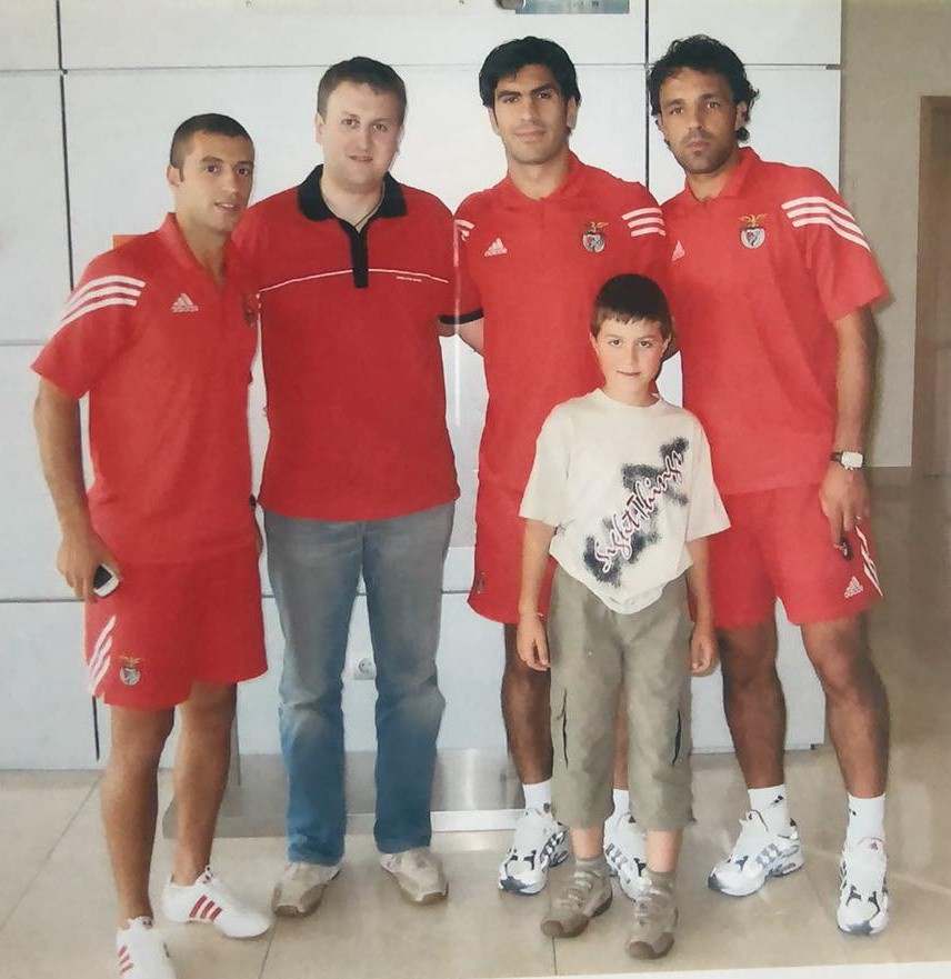 loopo3571's tweet photo. @R33Rocha @21nunogomes Bons tempos Ricardo. Final da Supertaça em Coimbra Agosto 2004! Abraço e #StaySafeStayHome 
@simao20sabrosa https://t.co/KV5HIPB5Y8