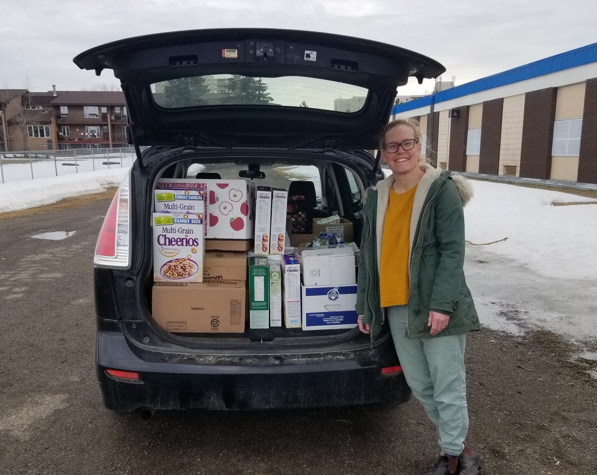 HammarskjoldP's tweet image. We are grateful for our partnership with @roots2harvest and @RedCrossOntario student nutrition program.  Donating food from our school to help others. #VikingProud Thank you, Erin (and team)for supporting our students and our community! @LakeheadSchools