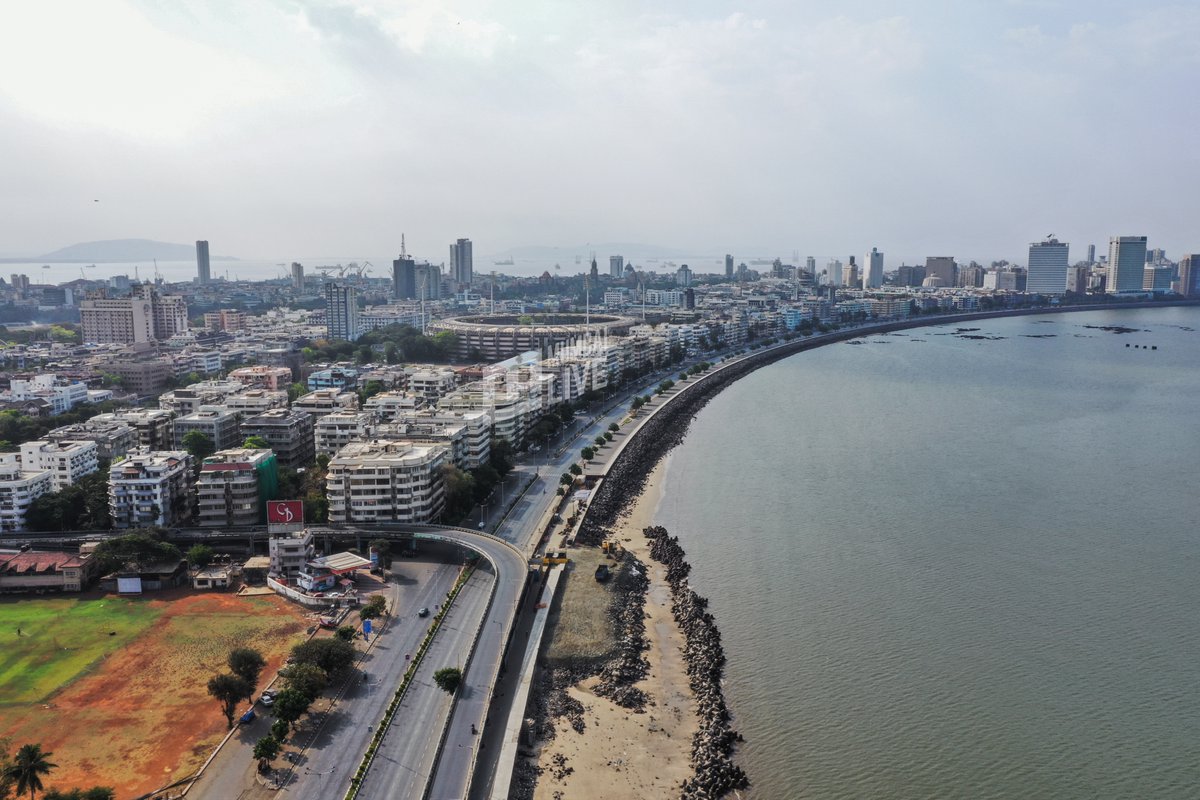 Picture 2: Marine Drive, Nariman Point and beyond