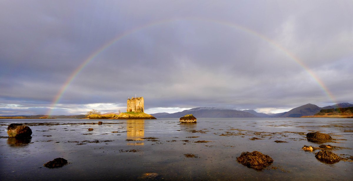 So apparently it's #FindARainbowDay which seems like a good excuse to dust this one off again :-) A lucky shot as we were just about to leave #CastleStalker after a sunrise shoot, almost 4 years ago to the day. @VisitScotland @StormHour @EarthandClouds @ThePhotoHour #LoveScotland