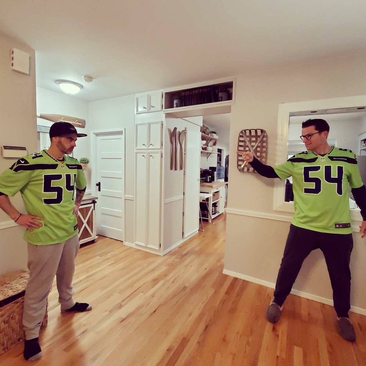 SeattleWolf's tweet photo. We have ran into a problem with our Blue Friday. There can only be one @Bwagz!!! - @MorningWolfEm #MWP #WolfSpiritWeek #stayconnectedtogether #WhoIsTheRealWagner #twinning https://t.co/54L5K5GVxL
