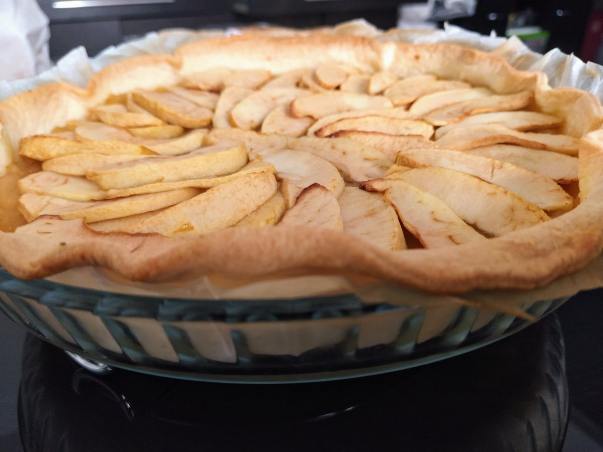 Assia Hamdi On Twitter Voila Premiere Tarte Aux Pommes Faite
