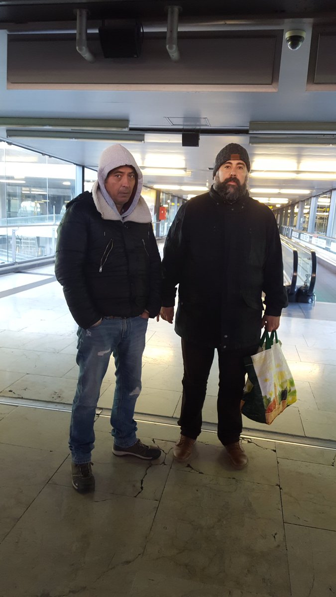 anabelsanzm's tweet photo. Son Rolan y Ángel Luis. Hasta ayer dormían el el aeropuerto Adolfo Suárez Madrid Barajas. Han sido desalojados y como ellos unas 150 personas sin hogar. Con los albergues llenos, se ven obligados a estar en la calle en plena crisis del #COVID19. Necesitan ayuda. https://t.co/WnUhVltsmI