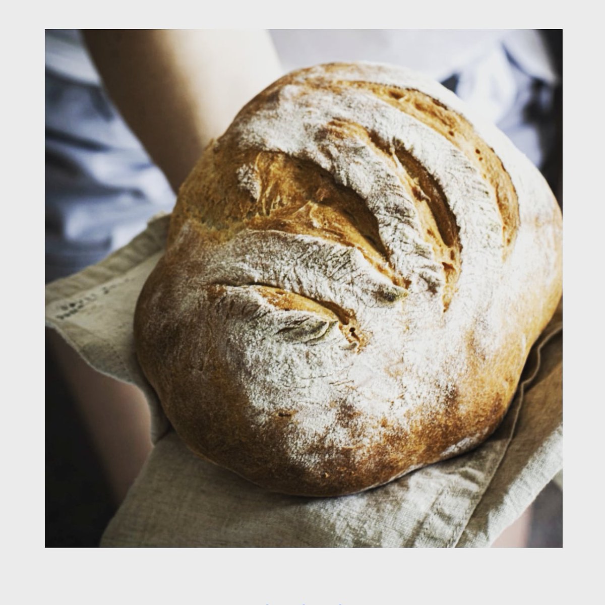 TechtopiaWorld's tweet image. Combat the supermarket rush this weekend and learn how to make your very own bread from scratch instead. We've created an easy guide to making your own yeast - all you need is flour, water and a little bit of patience!

#STEM #science #baking #edutwitter

techtopiaworld.wordpress.com/2020/03/31/all…