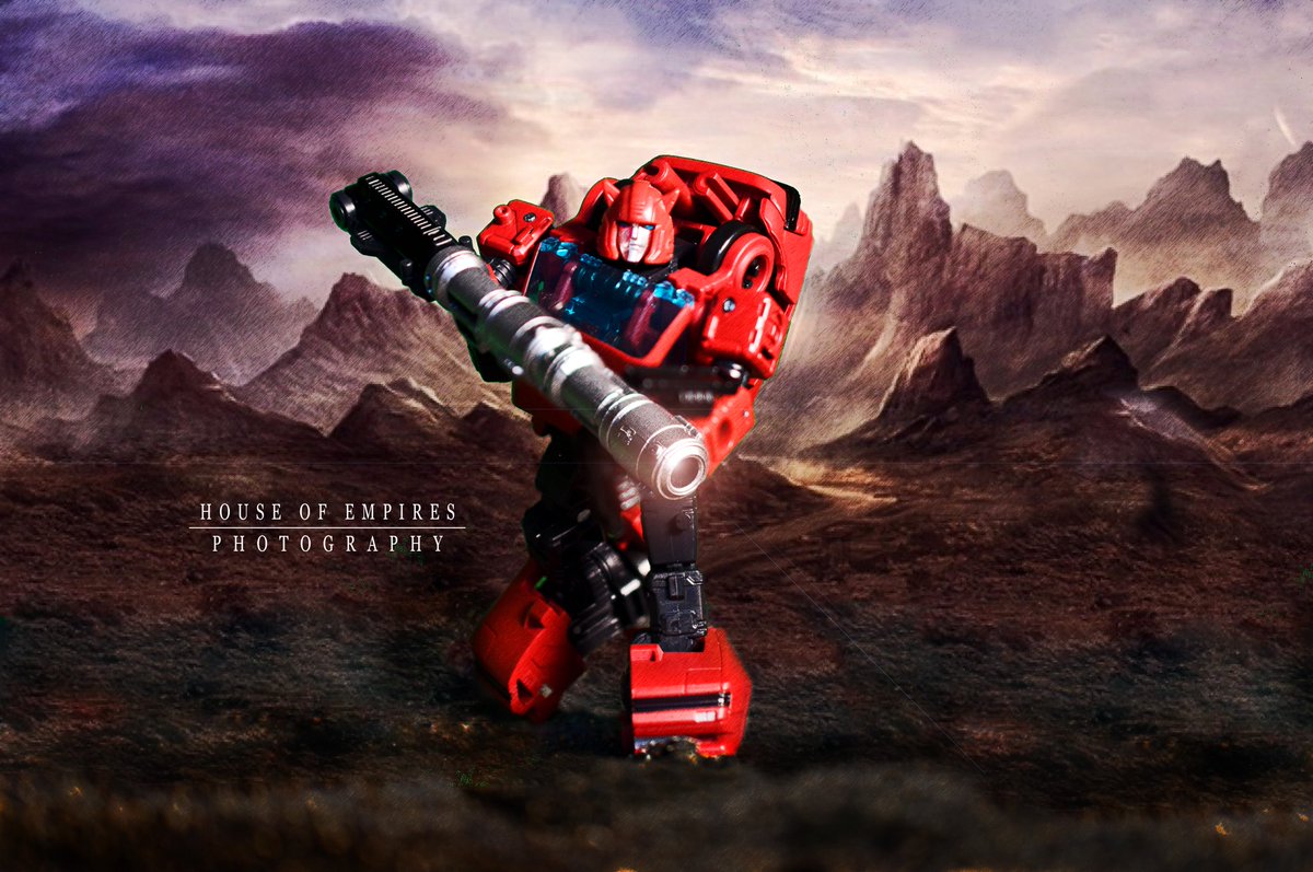 EmpiresHouse's tweet photo. Earthrise Cliffjumper, am epic start to the Autobot range

#earthrise #transformers #toyphotography #autobots #morethanmeetstheeye #cybertron #toys #toycollecter https://t.co/GI3Z0eRqEF