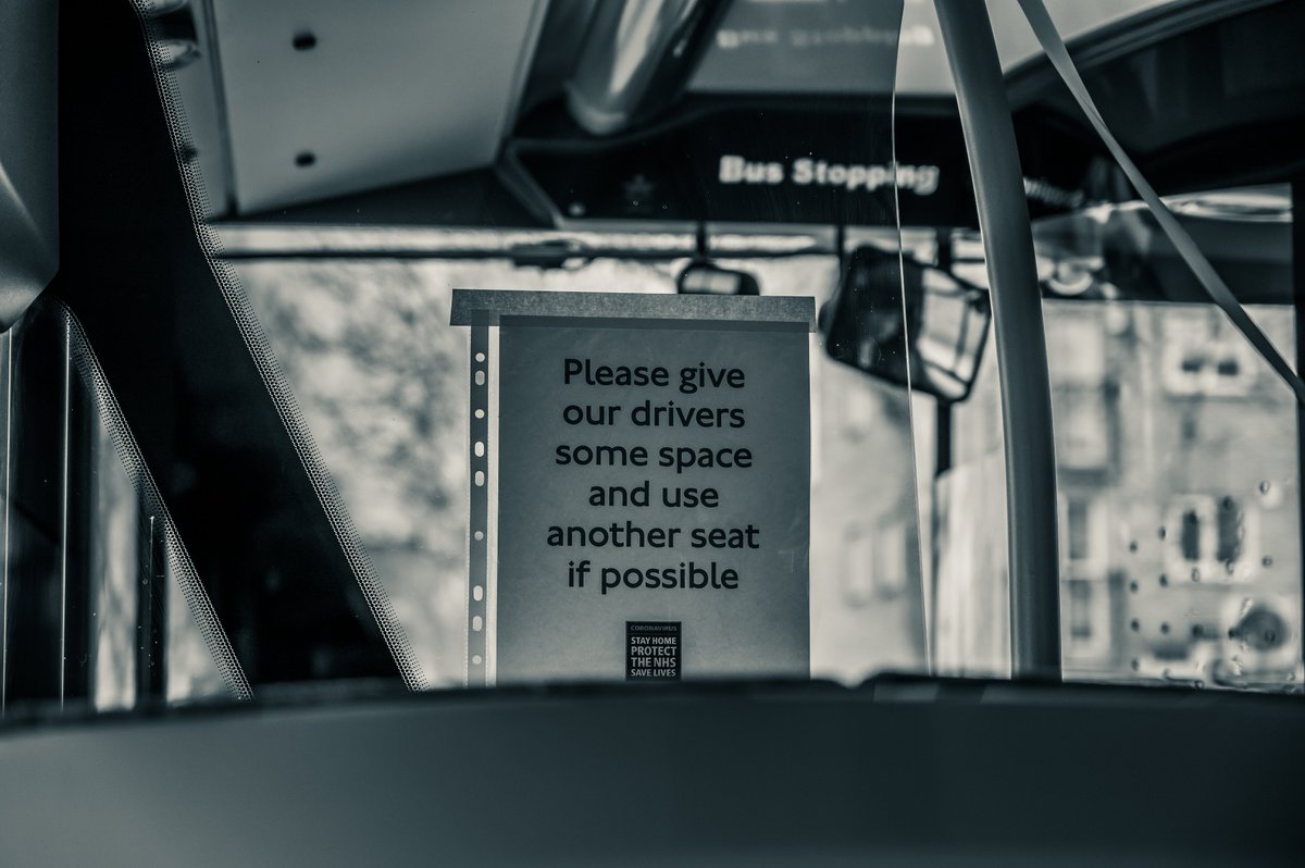 [THREAD]  #PictureOfTheDay 3rd April 2020: Bus Drivers  #photooftheday  https://sw1a0aa.pics/2020/04/03/bus-drivers/