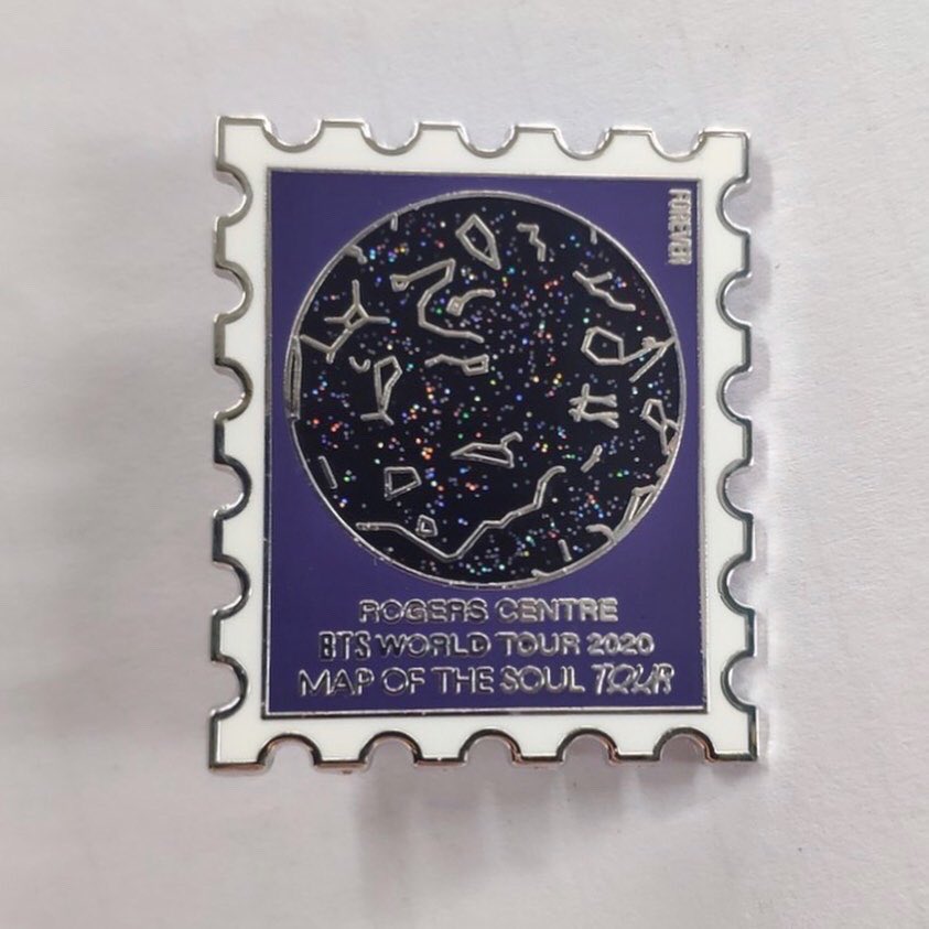 hwagaemarketpin's tweet photo. TOUR PIN UPDATE!

Our manu. is completing all designs.We had to get 1batch redone.We want you guys to have the best. It should take about a week to complete&amp;then shipped.

Bare w/us while we grade&amp;send pre-orders.We appreciate how you have been so understanding😘

#bts #hmpupdate https://t.co/Ylnnh5ieMV
