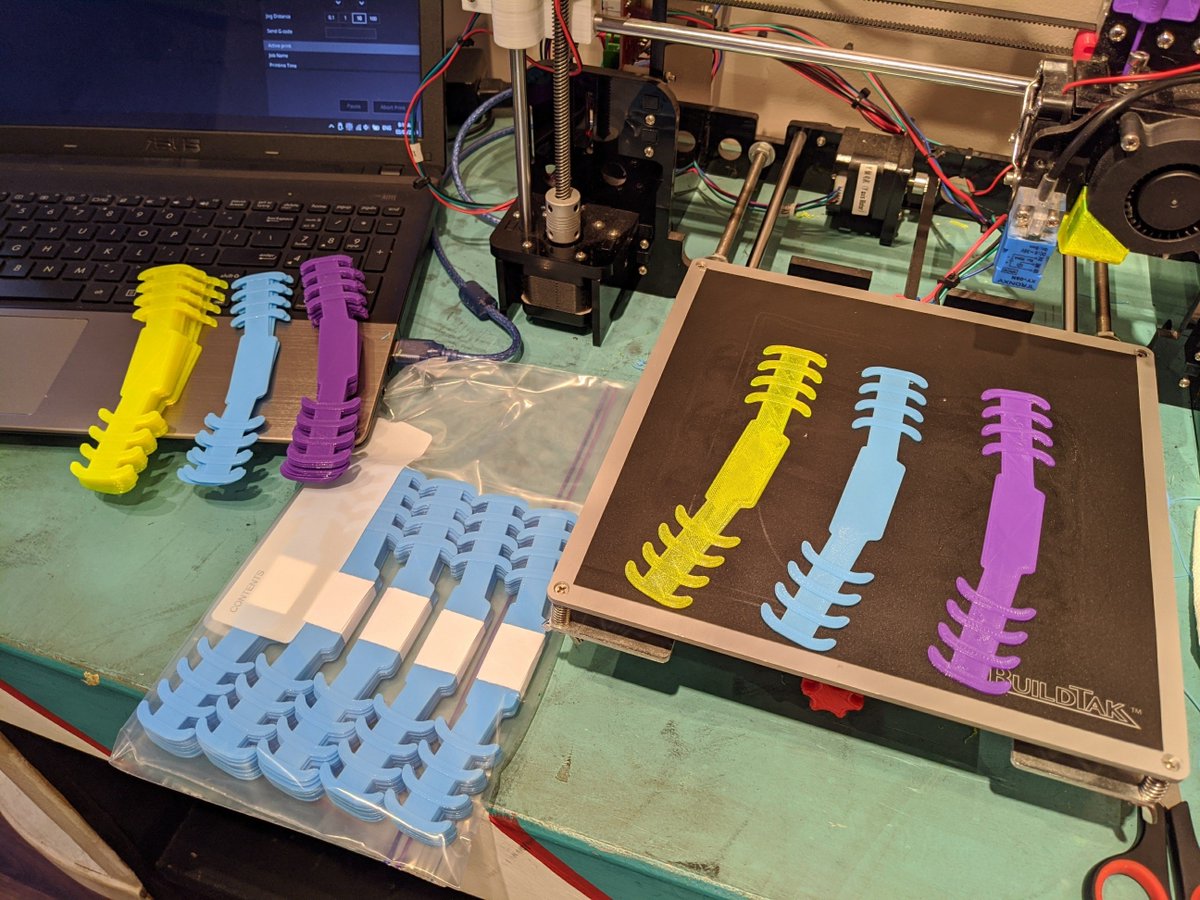 IATSECANADA's tweet photo. Love it! @IATSE891 member Liam Gerrie is #3Dprinting ear savers for BC's @RoyalColumbian Hospital &amp; Mt. St. Joseph Hospital. The elastic bands on surgical #Masks are hooked onto the straps to relieve chafing &amp; soreness behind the ears. Fantastic! #PPEs #COVID19 @IATSE #IATSEcares https://t.co/z5m6ZsaNNm