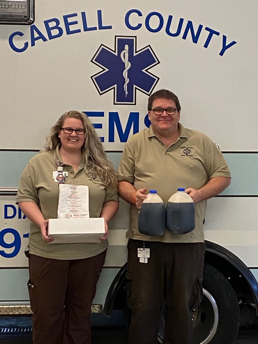 CabellCountyEMS's tweet photo. Thank You to the community for all the support during this difficult time.
#wethankyou #ccems https://t.co/oXcrQ6mY5V