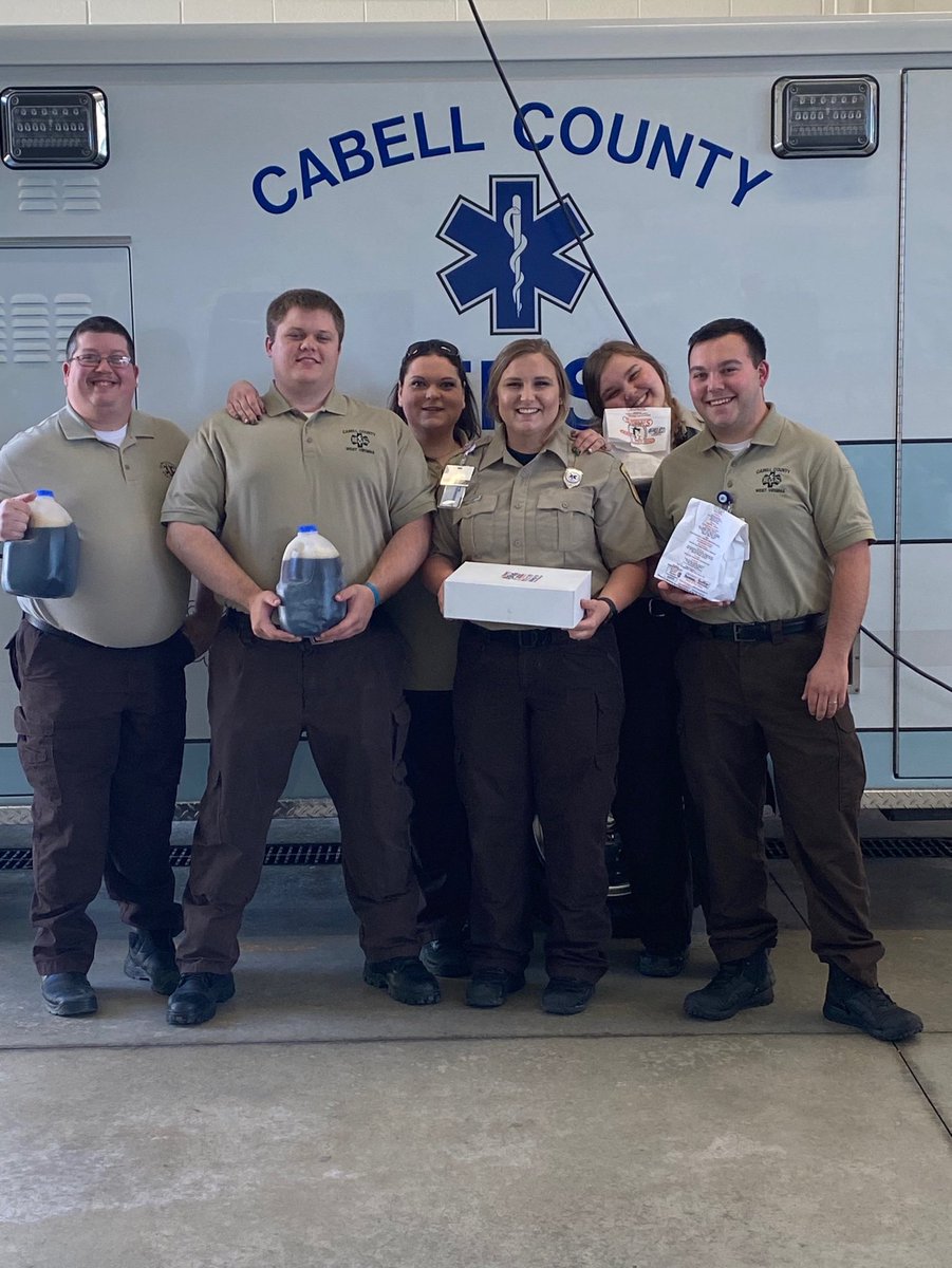CabellCountyEMS's tweet photo. Thank You to the community for all the support during this difficult time.
#wethankyou #ccems https://t.co/oXcrQ6mY5V