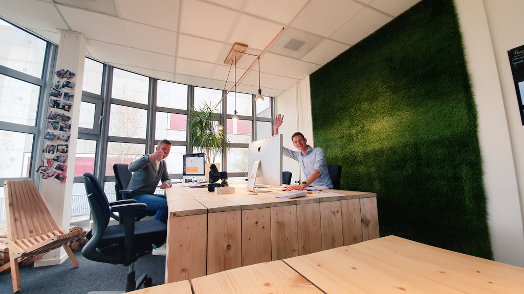 orangeowlnl's tweet photo. Shout out aan iedereen die aan de #amsterdamhouvol campagne heeft meegewerkt! Wie verdient jouw Shout Out? #staypositive https://t.co/0Kp75TdCOz