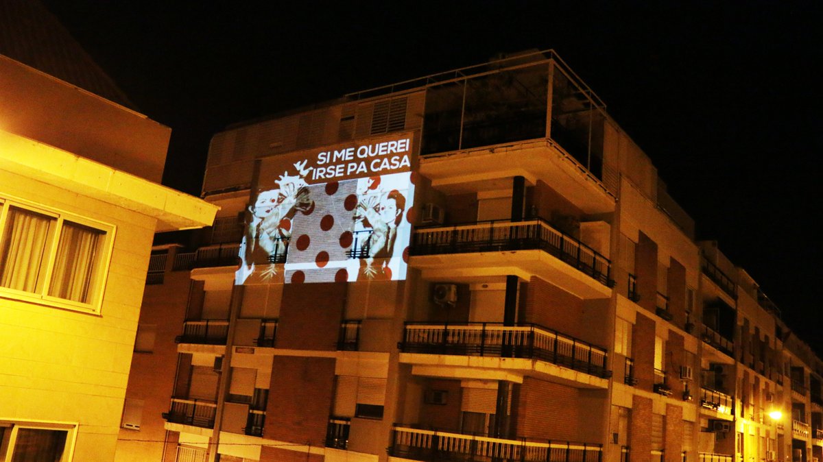 covideomapping's tweet photo. #covideomapping videomapping en tiempos de cuarentena. Hoy queremos felicitar a todas las Lolas por su día... @verde_reverde @vidamoderna @rancio @vjspain
 #lolaflores #simequereiirse #holavecinos #YoMeQuedoEnCasa  #covideomapping #videomapping https://t.co/jTGvaPBFQ7