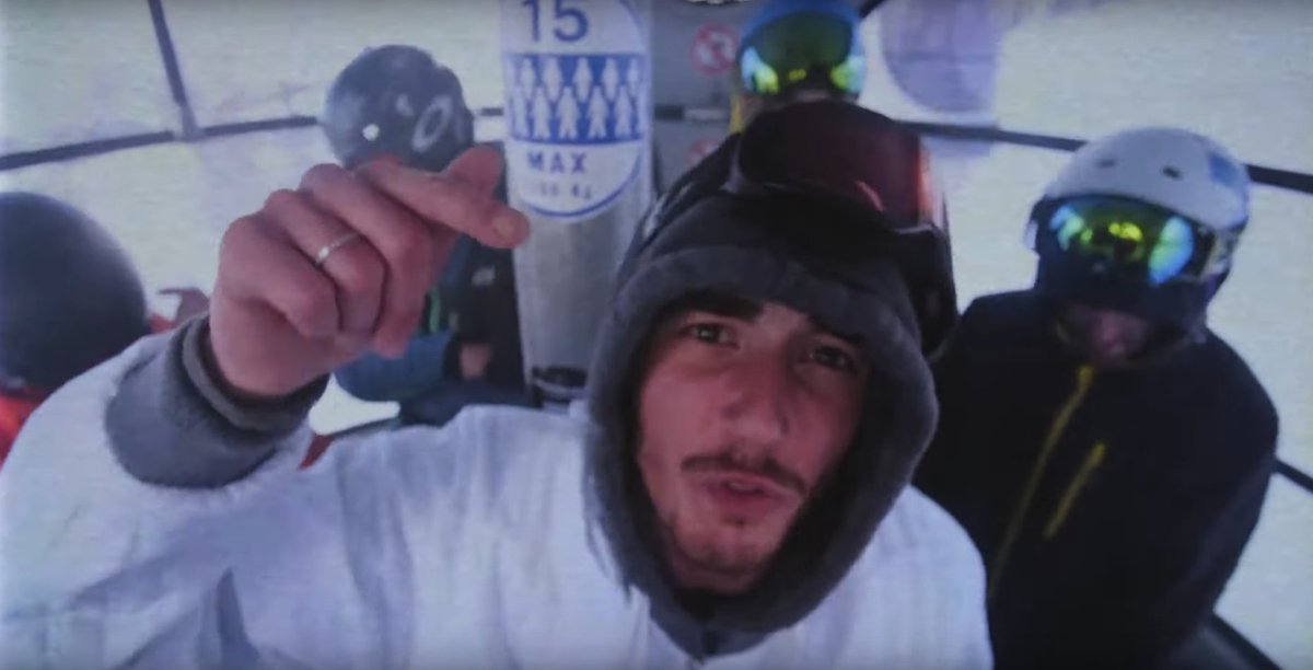 GeniusFrance's tweet photo. Pakigo veut se faire sa place dans le clip de "Ma part" et annonce son premier EP pour le 17 avril !

"Personne me connaît, mon poto, même pas Pernaut, mais t’inquiète pas pour nous"

⛷️ PAROLES : https://t.co/hn7snMuS9Q https://t.co/gR3Zzsu0Lu