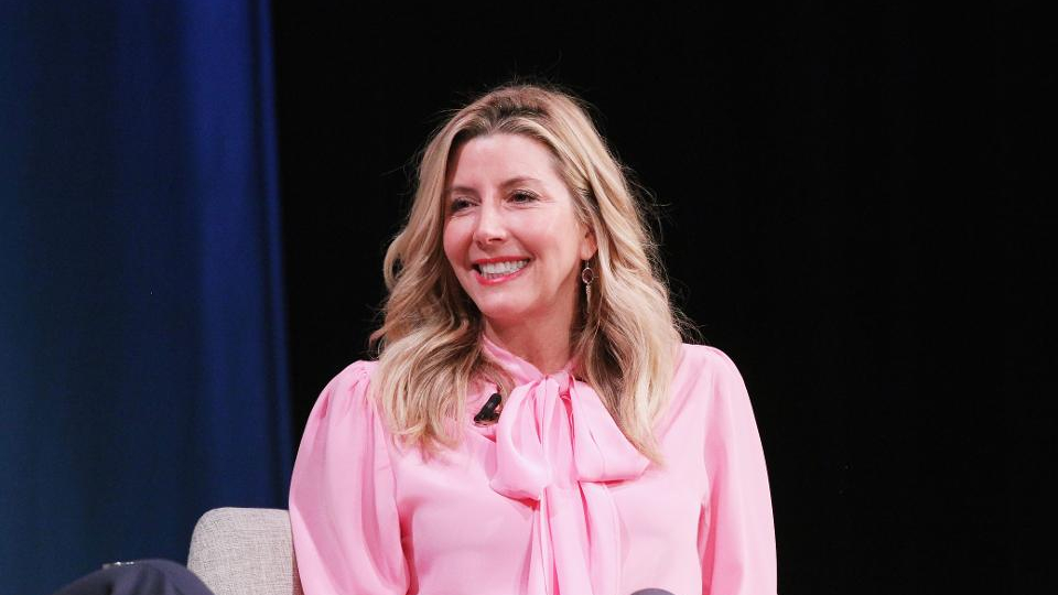 Forbes's tweet photo. Sara Blakely, the CEO and founder of the shapewear brand Spanx, announced today that she is giving $5 million to support female-run small businesses during the coronavirus pandemic https://t.co/t1WorF5t1G https://t.co/xVbSTmbVZN