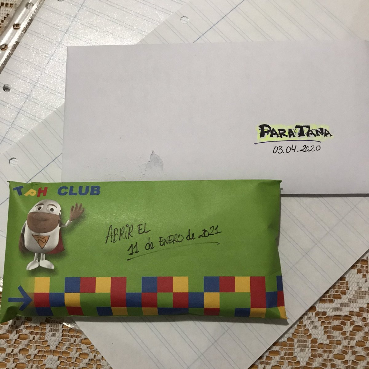 juank5607's tweet photo. Pues aquí estamos. Abriré la mía en mi próximo cumpleaños y espero reírme un rato ❤️ Y seguro que pronto le daré la suya a @Tanavlf92
PS: Comprar sobres por si Apocalipsis.
#Reto18 #CampWrite https://t.co/neajDiSuIm