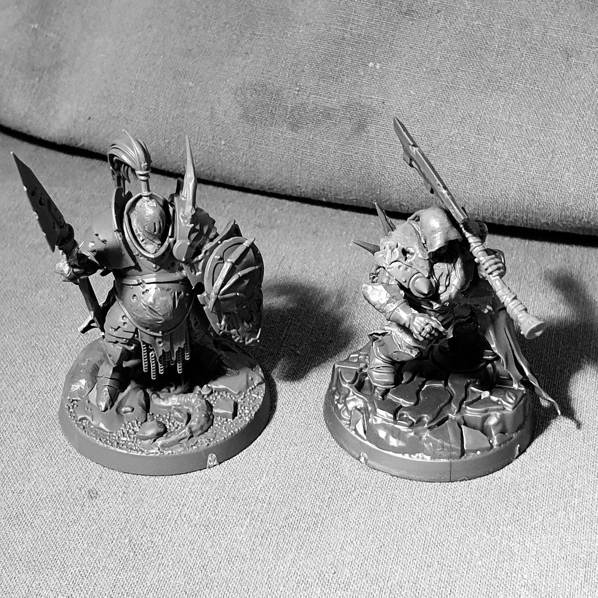 Haryom, The Shunned Knight.Yurkenor, The Outcast Knight.  #SoulblightVampire