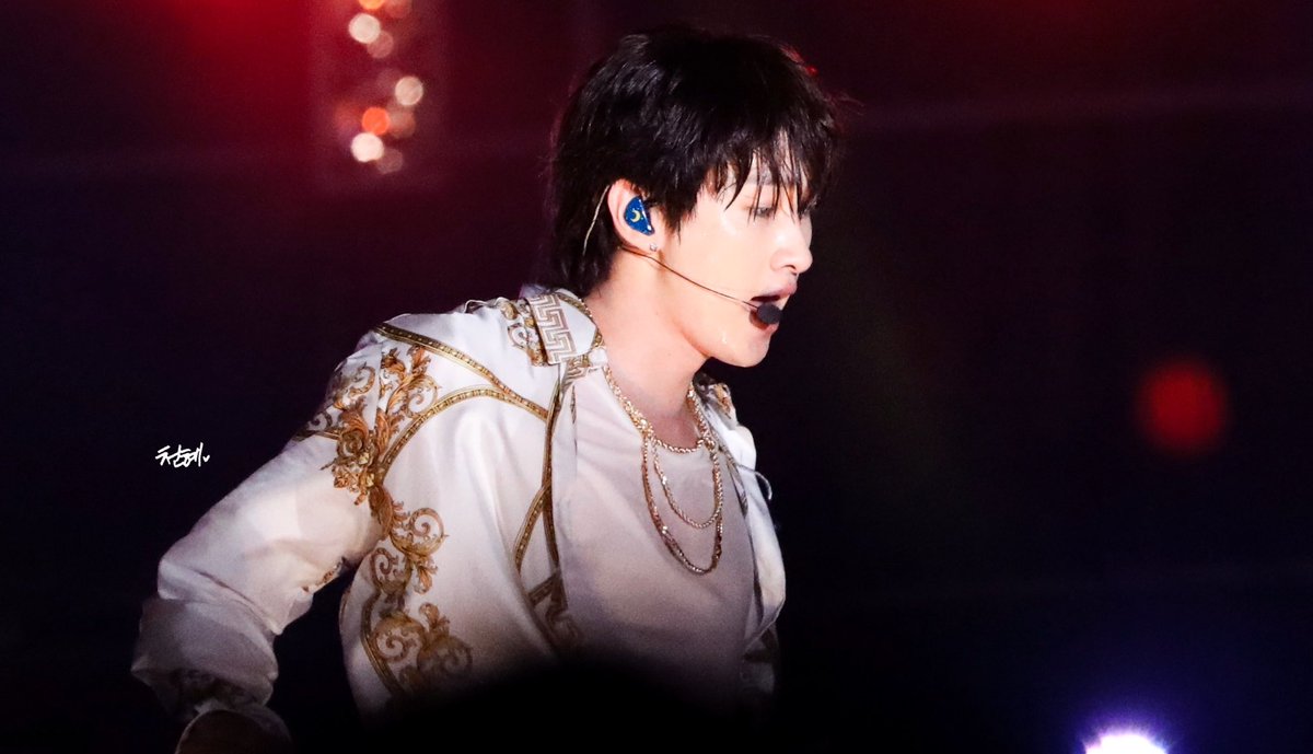 Rachellll2h's tweet photo. 𝐻𝒶𝓅𝓅𝓎 𝐵𝒾𝓇𝓉𝒽𝒹𝒶𝓎 𝓉𝑜 𝓂𝓎 𝓈𝒽𝒾𝓃𝒾𝓃𝑔 𝓈𝓉𝒶𝓇🌟 ​​​

#빛나는_달님_은혁아_생일축하해

#Eunhyuk  @AllRiseSilver https://t.co/XR9DNAWG9n