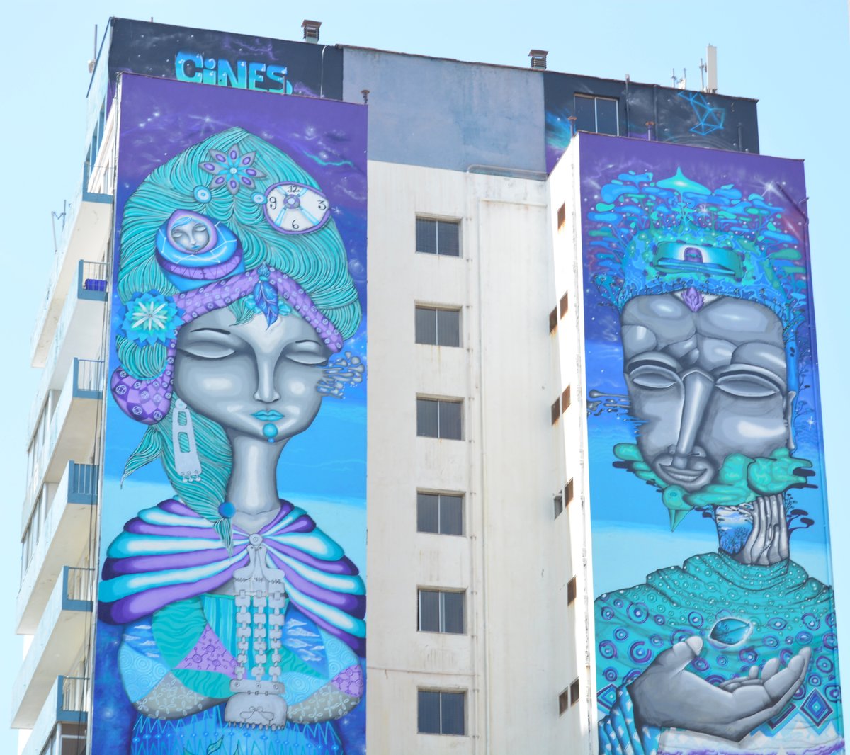 1.  #Valparaiso  is mecca for  #StreetArt 