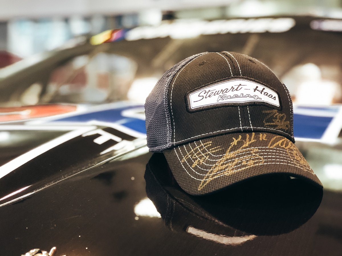 HaasFactoryTeam's tweet image. Happy #FanFriday! You could be the winner of an #SHRacing prize pack that includes an autographed hat and more. Two steps to enter: tap the ❤️ and retweet. Winner picked on tomorrow, April 4 at 11 a.m. ET. U.S. residents only. Good luck!

#NASCAR // #SHRacing