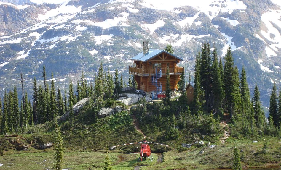 This 360° view of the Rocky Mountains is yours to revel in as you leisurely sit back and savour a prepared lunch. Learn more about Picnic at the Peak, click on the link! bit.ly/2IYS1QJ #LRHelicopter #Helicopter #Calgary