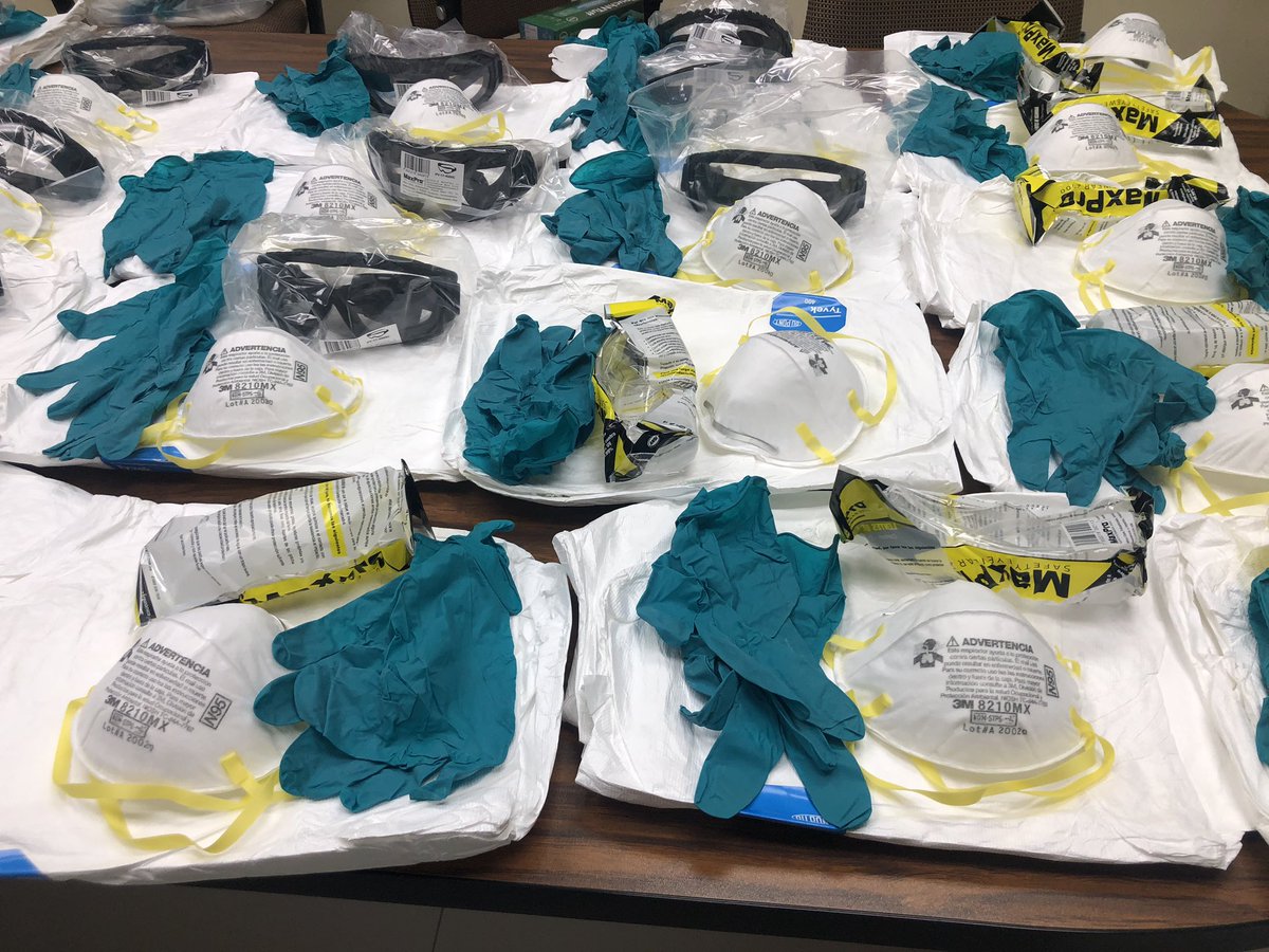 DrJAVazquez's tweet photo. Ante la #COVID19Pandemic #PandemiaCoronavirus #Coronavirusmexico en la Escuela de Medicina del @iestanahuac queremos decirles a nuestros Médicos Internos de Pregrado y Pasantes. #EstamosJuntosEnEsto #medicosfrentealcovid https://t.co/f3eJSWMTU2