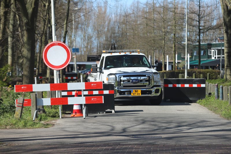 RedactieD8's tweet photo. NU ONLINE: Gemeente sluit parkeerplaatsen rondom stranden en recreatiegebieden uit angst van drukte aankomend weekend https://t.co/0BndPUgW2F https://t.co/rXBpOhU3Y8