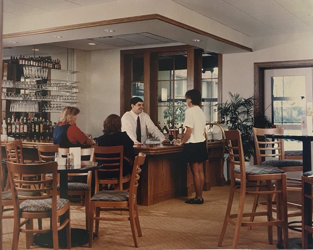 While this foxy lady is currently getting an upgrade, we wanted to #fashbackfriday to when she was in her hey-day!  Check out that poolside bar! #70s #boutiquehotel #urbanresort #keeponkeepinon