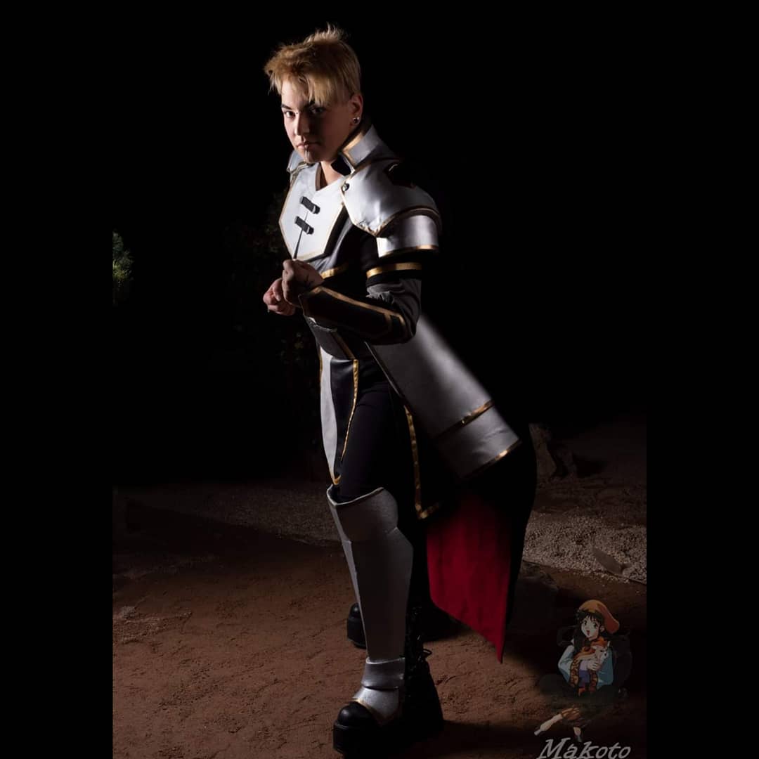 I hope the coronaviren didn't get you or your loved ones We have to stay safe and strong for our health as for the others HUGE THANK to @makotophotographe for this wonderful picture of Soren from  @thedragonprince made at  @senyuofficiel LOVE YOU ALL 