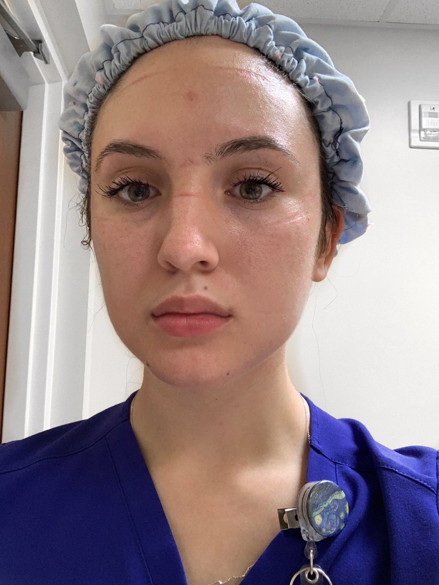 Beskæftiget Massakre forvridning Sarah Warren, RN on Twitter: "I stopped wearing makeup to work.⁣ ⁣ In order  for our N95s to go through UV light sterilization they must not be  contaminated with any makeup stains.⁣ ⁣
