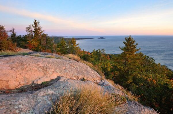 NMUMensBBALL's tweet photo. Marquette, Michigan 
......besides being the Home of the Wildcats
📍Population: 21,355
📍Presque Isle Park - Beaches and Cliff Diving
📍Festivals all summer long
📍Sugarloaf Mountain - Hiking and Camping
.....and yes we have a BWW! 
#GoCats #BeDifferent https://t.co/DwLEqLXBB2