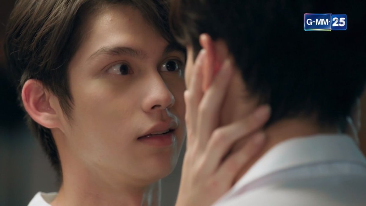 สารวัตร : เพราะกูอยากจีบมึงไง
ไทน์ : แต่มึงชอบเอิร์มไม่ใช่เหรอวะ
สารวัตร : เผื่อยังไม่รู้นะเว้ยว่าเอิร์นเขามีแฟนแล้ว และคนเดียวที่กูชอบมาตลอดคือมึงไทน์ 
#คั่นกูEP7